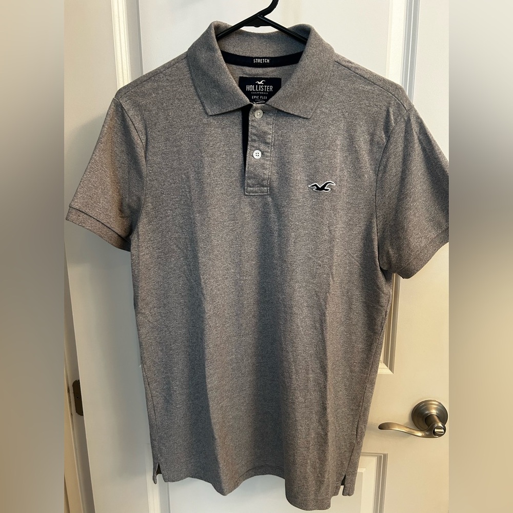 Hollister Men’s Grey Polo - Size M
